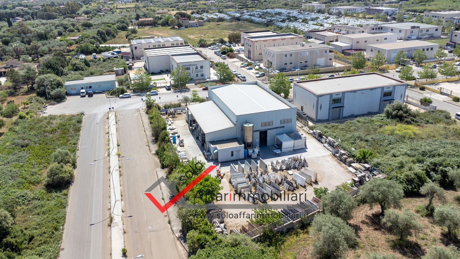 Ampio Capannone Industriale Alghero